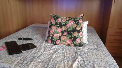 Snapshot of pussy_boom4u chatting on February 2025 12:37:01 PM Mary online show from February 2025 12:37:01 PM