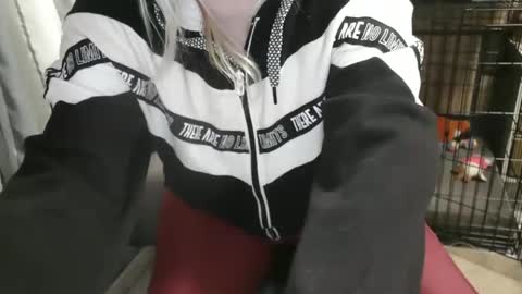 Snapshot of pussy_for_u chatting on February 2025 06:35:01 PM Lara online show from February 2025 06:35:01 PM