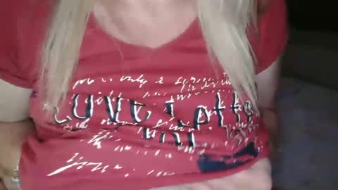 Snapshot of pussy_for_u chatting on March 2025 10:47:01 PM Lara online show from March 2025 10:47:01 PM
