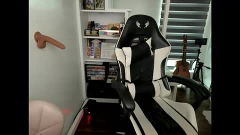 Snapshot of pussycash chatting on February 2026 08:09:01 AM POCCA online show from February 2026 08:09:01 AM