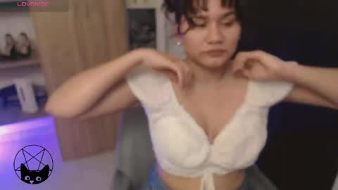 Snapshot of pussycat420_ chatting on April 2026 01:58:02 AM Mari online show from April 2026 01:58:02 AM