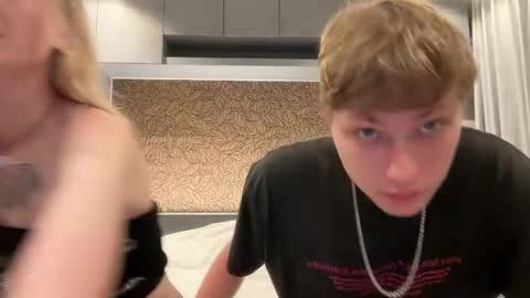 Lina online show from October 2025 07:45:02 PM