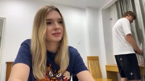 Lina online show from December 2025 07:20:02 PM