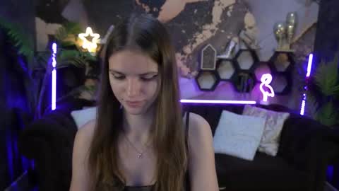 Ellie online show from September 2025 02:00:01 PM