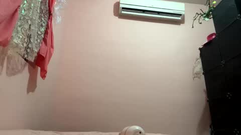 Snapshot of pussypoppinx20 chatting on December 2024 12:54:01 AM Sarah online show from December 2024 12:54:01 AM