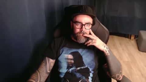 Snapshot of pyroxen chatting on October 2025 09:23:01 PM Yog Sothoth online show from October 2025 09:23:01 PM