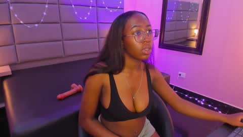 Snapshot of qeen_blackk chatting on March 2025 12:53:01 AM Shekoni Schedule 700 - 1400 gtm-5 online show from March 2025 12:53:01 AM