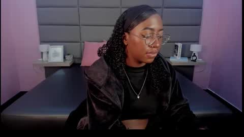 Snapshot of qeen_blackk chatting on October 2025 09:06:01 PM Shekoni Schedule 700 - 1400 gtm-5 online show from October 2025 09:06:01 PM