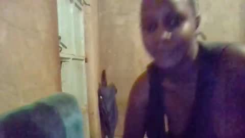 Snapshot of queen014 chatting on November 2025 12:42:02 AM queen014 online show from November 2025 12:42:02 AM