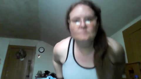 Snapshot of queen211869 chatting on December 2025 09:09:01 PM Queenjenny online show from December 2025 09:09:01 PM