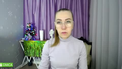 Snapshot of queen_a_n_i chatting on December 2024 06:01:02 AM A N I Ill be here on December 1st online show from December 2024 06:01:02 AM