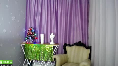 Snapshot of queen_a_n_i chatting on December 2024 10:30:01 AM A N I Ill be here on December 1st online show from December 2024 10:30:01 AM