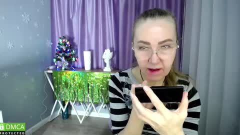 Snapshot of queen_a_n_i chatting on December 2024 09:51:01 AM A N I Ill be here on December 1st online show from December 2024 09:51:01 AM