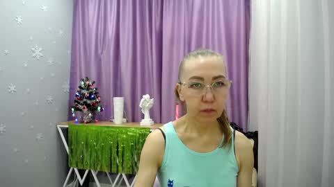 Snapshot of queen_a_n_i chatting on December 2024 10:28:01 AM A N I Ill be here on December 1st online show from December 2024 10:28:01 AM