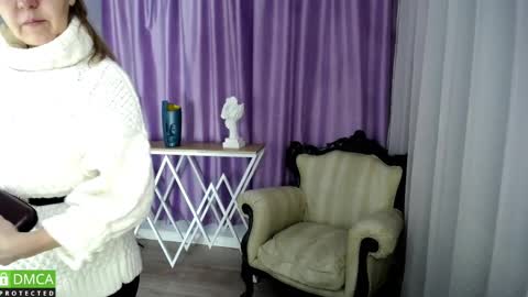 Snapshot of queen_a_n_i chatting on January 2025 07:25:01 AM A N I Ill be here on December 1st online show from January 2025 07:25:01 AM