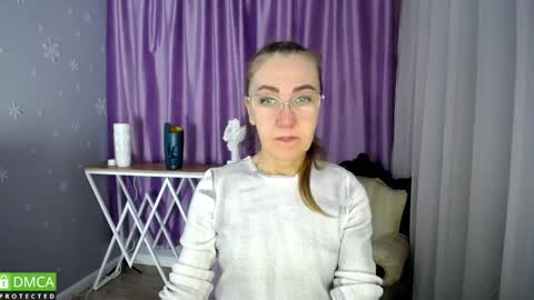 Snapshot of queen_a_n_i chatting on January 2025 07:54:01 AM A N I Ill be here on December 1st online show from January 2025 07:54:01 AM