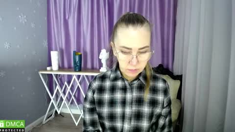 Snapshot of queen_a_n_i chatting on January 2025 09:08:01 AM A N I Ill be here on December 1st online show from January 2025 09:08:01 AM