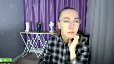 Snapshot of queen_a_n_i chatting on January 2025 07:56:01 AM A N I Ill be here on December 1st online show from January 2025 07:56:01 AM