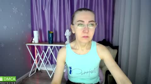 Snapshot of queen_a_n_i chatting on January 2025 08:43:01 AM A N I Ill be here on December 1st online show from January 2025 08:43:01 AM