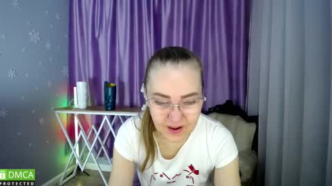 Snapshot of queen_a_n_i chatting on February 2025 07:54:02 AM A N I Ill be here on December 1st online show from February 2025 07:54:02 AM