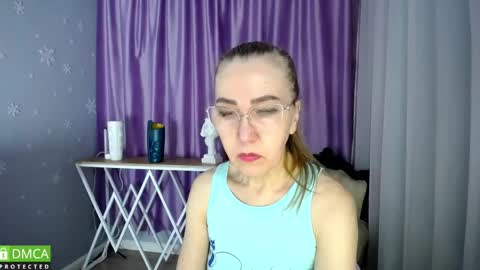 Snapshot of queen_a_n_i chatting on February 2025 02:33:01 PM A N I Ill be here on December 1st online show from February 2025 02:33:01 PM