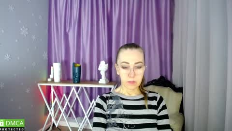 Snapshot of queen_a_n_i chatting on February 2025 03:33:02 AM A N I Ill be here on December 1st online show from February 2025 03:33:02 AM