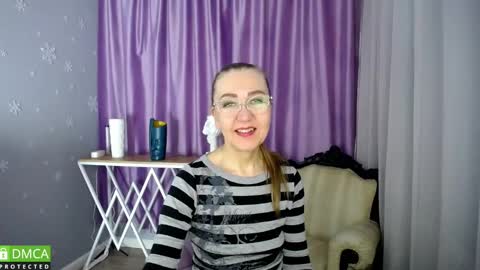 Snapshot of queen_a_n_i chatting on March 2025 11:58:02 AM A N I Ill be here on December 1st online show from March 2025 11:58:02 AM