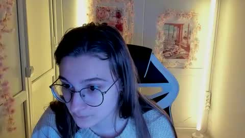 Amelie online show from April 2026 07:22:01 AM