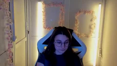 Amelie online show from April 2026 01:13:01 PM
