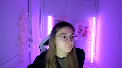 Amelie online show from May 2026 07:15:02 AM