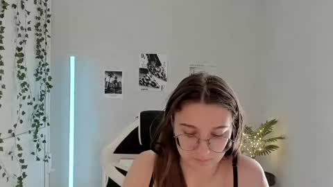 Amelie online show from July 2026 08:18:02 AM