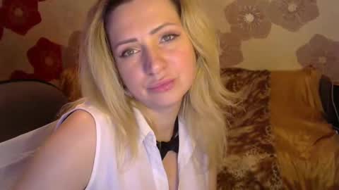 Snapshot of queen_daenerys chatting on December 2024 09:20:02 PM Queen Daenerys online show from December 2024 09:20:02 PM