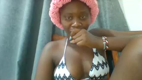 Snapshot of queen_diveer chatting on October 2025 08:30:02 PM queen_diveer online show from October 2025 08:30:02 PM