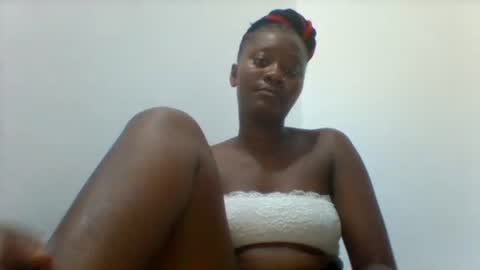 Snapshot of queen_diveer chatting on October 2025 03:12:02 PM queen_diveer online show from October 2025 03:12:02 PM