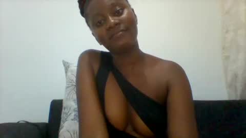 Snapshot of queen_diveer chatting on November 2025 08:09:01 PM queen_diveer online show from November 2025 08:09:01 PM