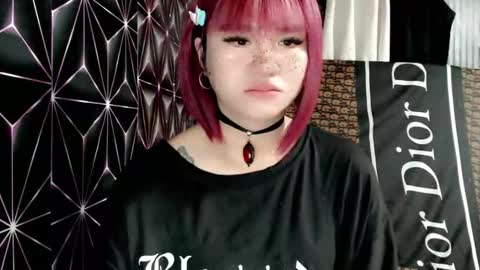 Snapshot of queen_elicktra chatting on April 2026 09:57:02 AM JOY online show from April 2026 09:57:02 AM