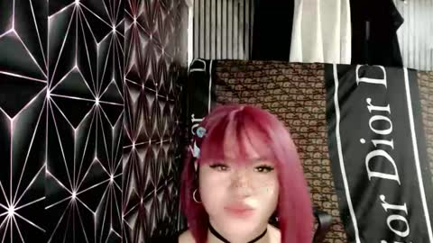 Snapshot of queen_elicktra chatting on May 2026 01:44:02 AM JOY online show from May 2026 01:44:02 AM
