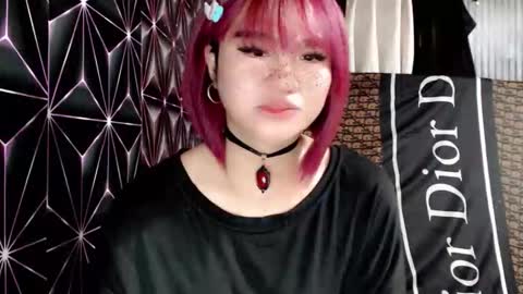 Snapshot of queen_elicktra chatting on May 2026 04:06:02 AM JOY online show from May 2026 04:06:02 AM