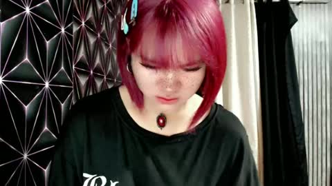 Snapshot of queen_elicktra chatting on June 2026 11:22:02 PM JOY online show from June 2026 11:22:02 PM