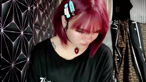 Snapshot of queen_elicktra chatting on July 2026 12:46:02 AM JOY online show from July 2026 12:46:02 AM