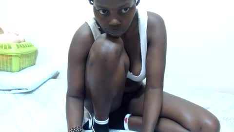 Snapshot of queen_ema chatting on August 2026 11:59:01 AM queen ema online show from August 2026 11:59:01 AM