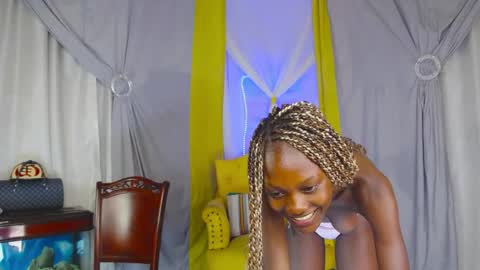 queen online show from May 2026 08:38:02 PM