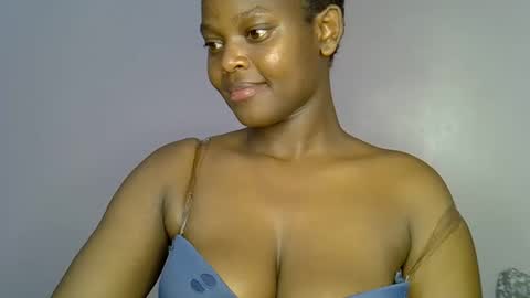 Snapshot of queen_incy chatting on February 2026 05:08:01 PM queen_incy online show from February 2026 05:08:01 PM