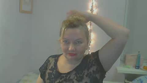 Snapshot of queen_jane8 chatting on December 2024 07:48:02 PM queen_jane8 online show from December 2024 07:48:02 PM