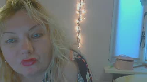 Snapshot of queen_jane8 chatting on February 2025 12:00:02 PM queen_jane8 online show from February 2025 12:00:02 PM
