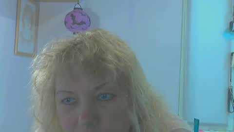 queen_jane8 online show from May 2026 02:33:02 PM