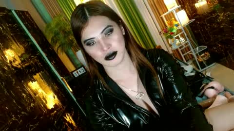 Snapshot of queen_kendalx19 chatting on June 2026 01:42:02 PM Kendal online here from 6am-3pm philippine time online show from June 2026 01:42:02 PM