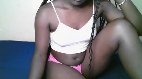 queen_latasha online show from October 2025 08:42:01 PM