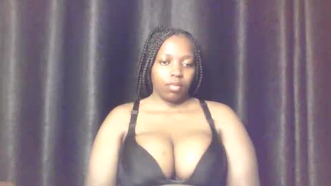 QUEEN online show from February 2026 04:18:02 AM
