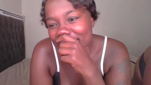 Snapshot of queen_mira chatting on September 2025 04:34:02 AM queen_mira online show from September 2025 04:34:02 AM